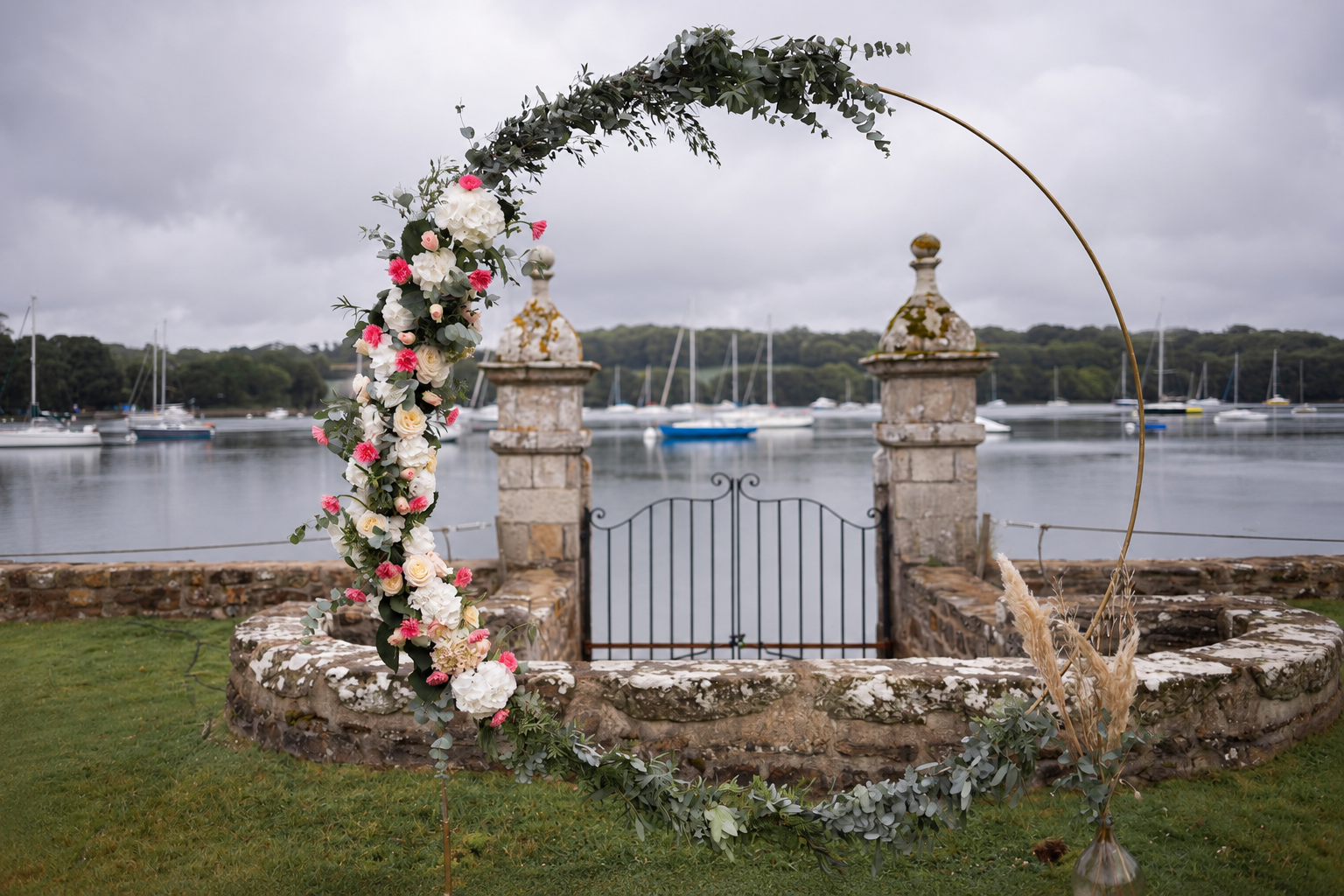 Arche fleurie sur l’Odet en Bretagne